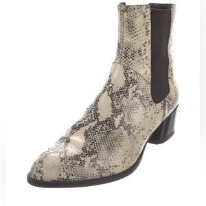 NWOT VAGABOND Shoemakers animal print Chelsea leather ankle booties